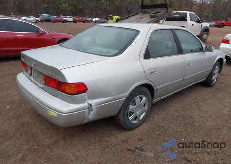 2000 Toyota Camry Le z USA, uszkodzony, nr VIN 4T1BG22KXYU678799